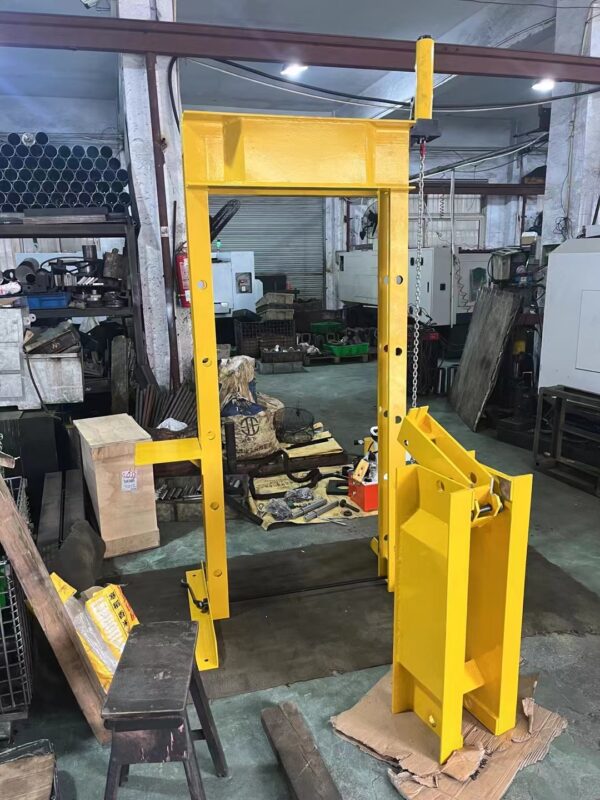 50-ton H-ram Hydraulpress